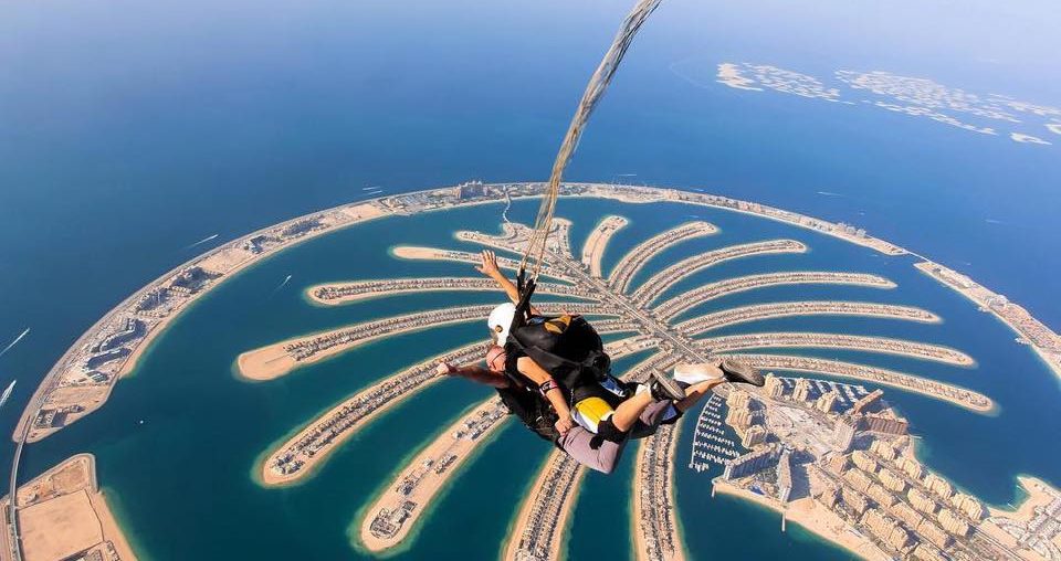 sky Diving an extreme adventures sports in Dubai and sharjah